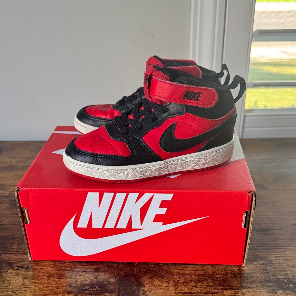 Nike Kids Black and Red Sneakers